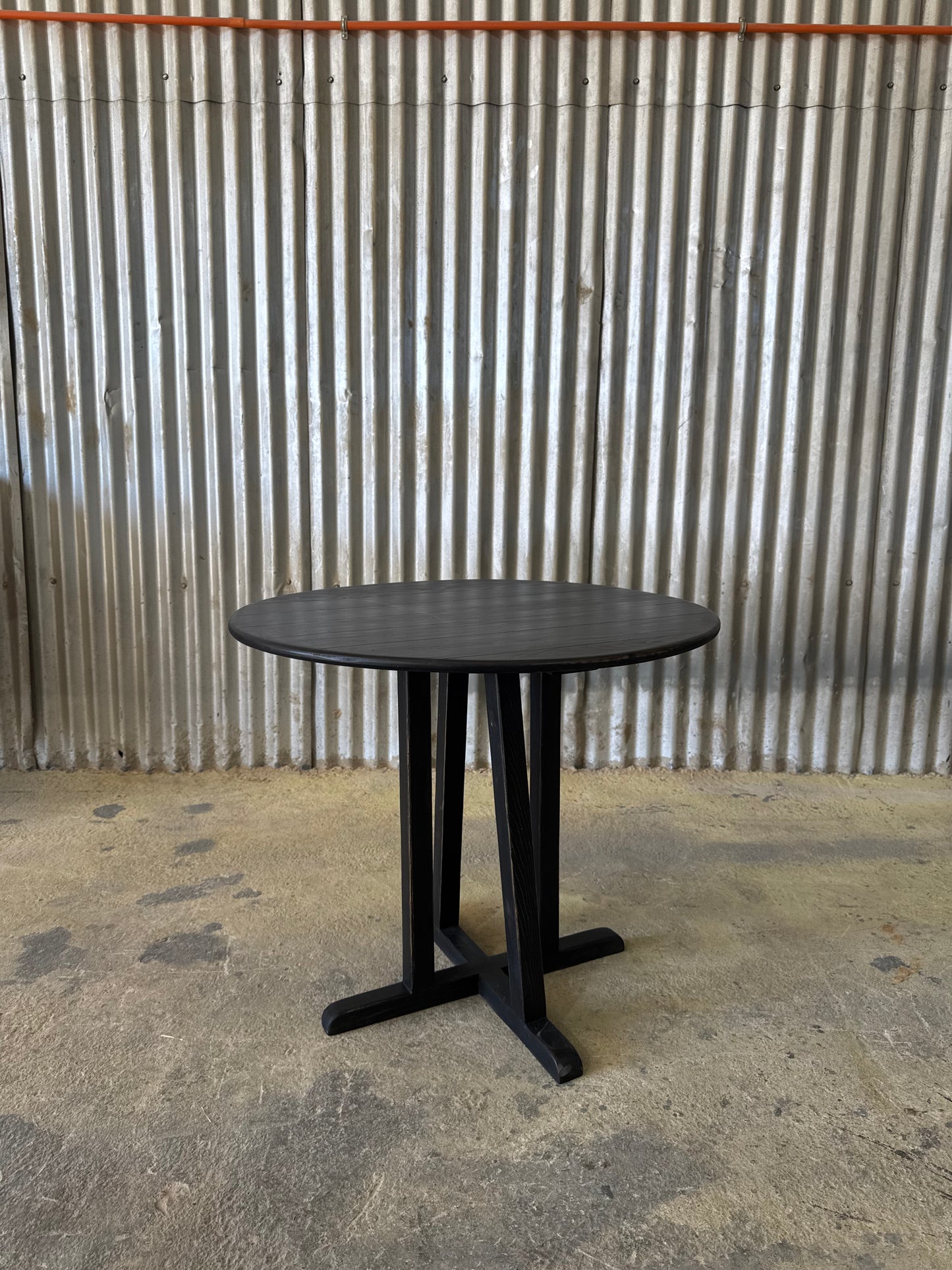 Mesa lateral Georgian