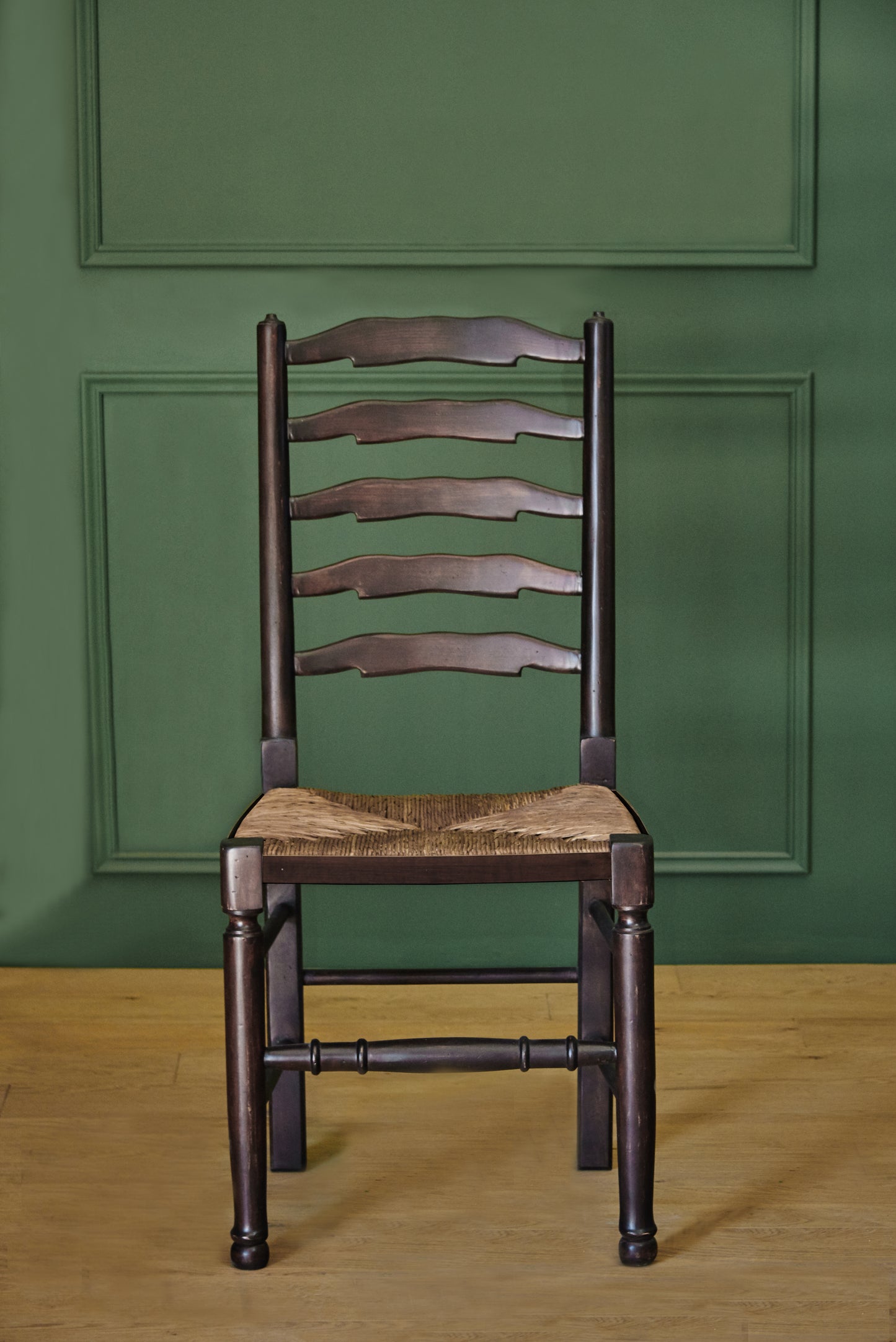 Silla Laddingback con estoquillo