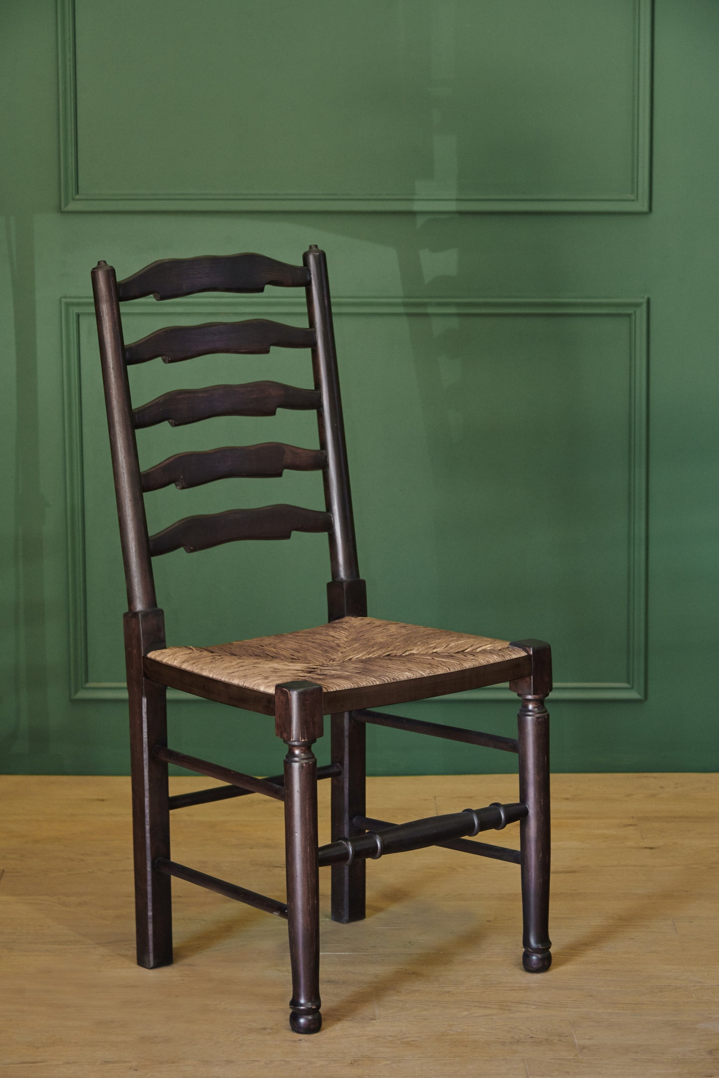 Silla Laddingback con estoquillo