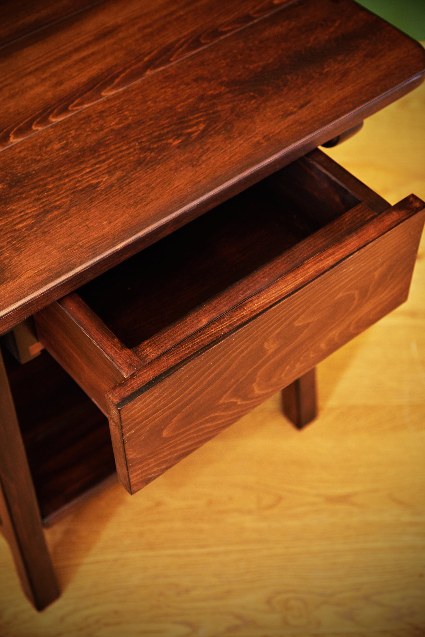 Velador Greene con bandeja