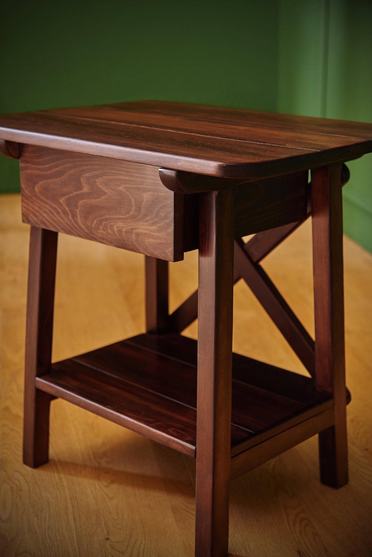 Velador Greene con bandeja